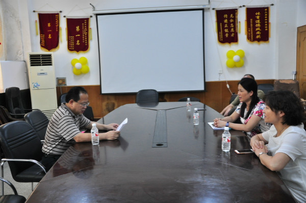 葛金文听取招生录取工作汇报